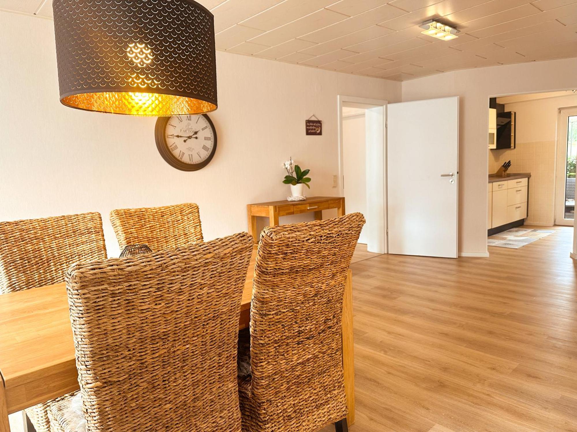 Gemuetliche Ferienwohnung In Der Eifel - Naehe Mosel Bausendorf Exterior foto